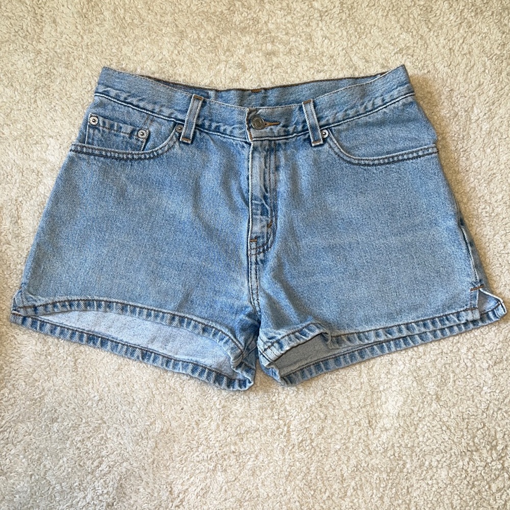 Vintage Levi’s high waisted shorts